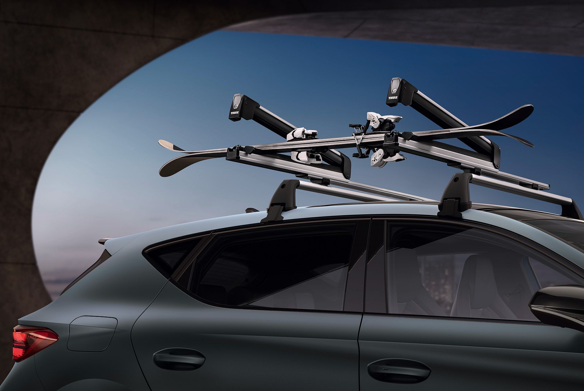 side view of new cupra leon 202 thule roof ski rack